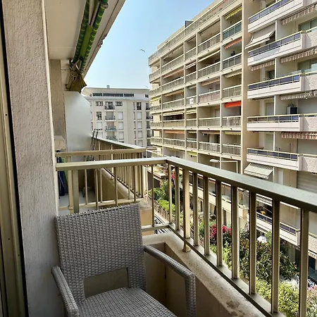 Cozy Cannes Flat Near Carlton *